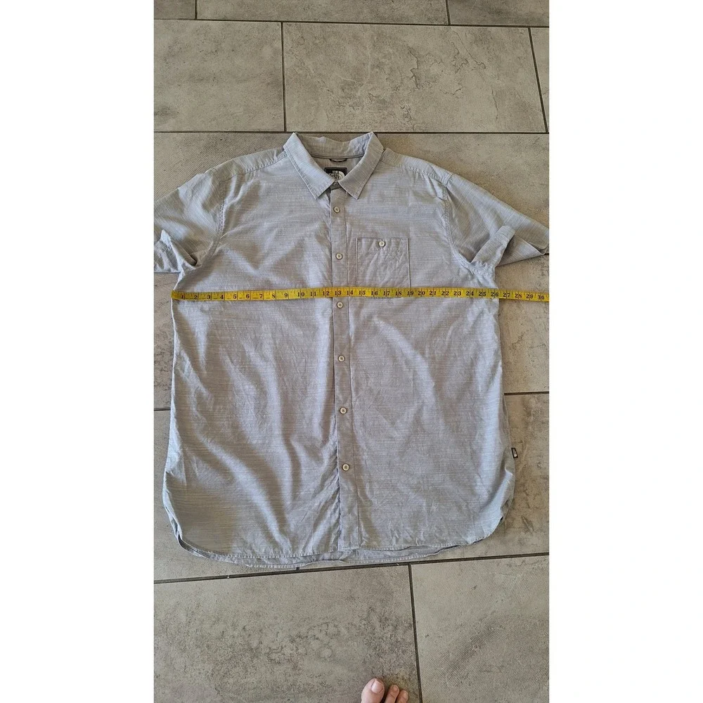 The North Face Shirt Men's XXL Gray Short‎ Sleeve Cotton Button-Up